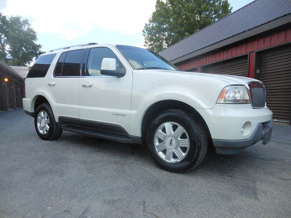 2004 Lincoln Aviator – Specialty Cars Limited