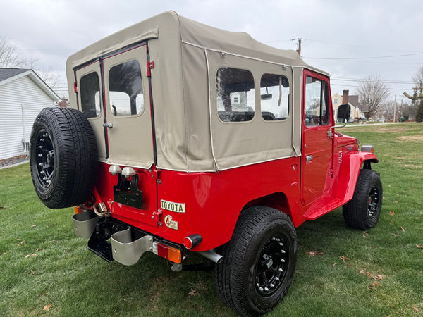 1977 Toyota FJ-40 Land Cruiser
