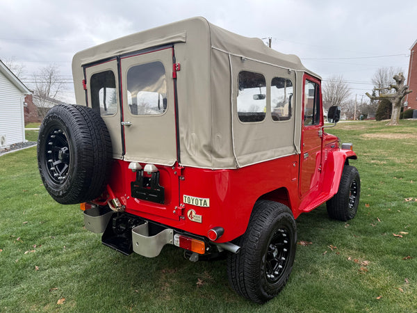 1977 Toyota FJ-40 Land Cruiser